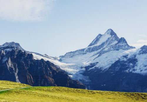 Impactul climatic: Observarea schimbărilor în ghețarul Aletsch Impactul climatic: Observarea schimbărilor în ghețarul Aletsch