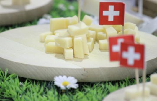 Echipamentul esențial și sfaturi pentru aventura ta de drumeție în Gruyère. Echipamentul esențial și sfaturi pentru aventura ta de drumeție în Gruyère.