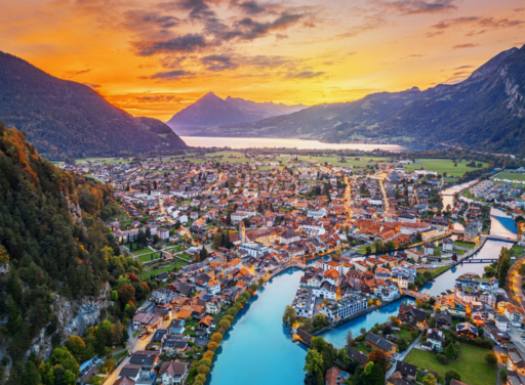 Opțiuni de divertisment în interior pentru familii în Interlaken. Opțiuni de divertisment în interior pentru familii în Interlaken.