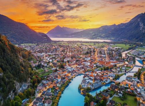 Parcuri de aventură și distracție în aer liber în Interlaken pentru familii. Parcuri de aventură și distracție în aer liber în Interlaken pentru familii.