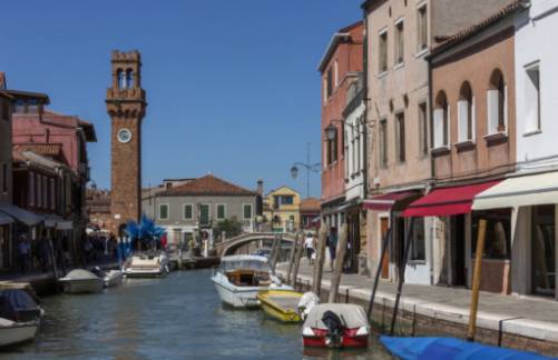 Istoria confecționării sticlei la Murano: o tradiție străveche Istoria confecționării sticlei la Murano: o tradiție străveche